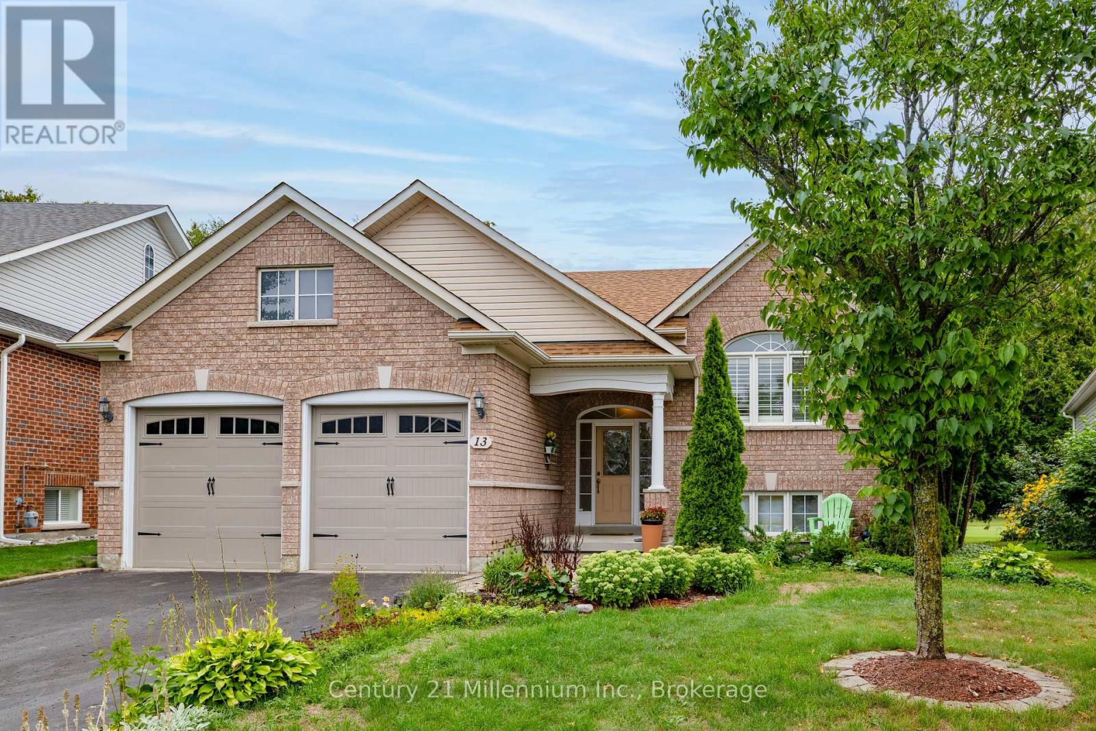 13 Marlwood Avenue, Wasaga Beach, Ontario L9Z 1S9 - Photo 1 - S12357004