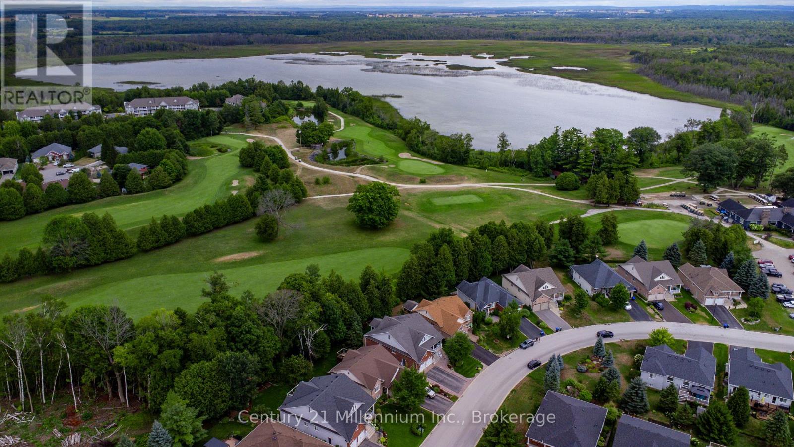 13 Marlwood Avenue, Wasaga Beach, Ontario L9Z 1S9 - Photo 3 - S12357004