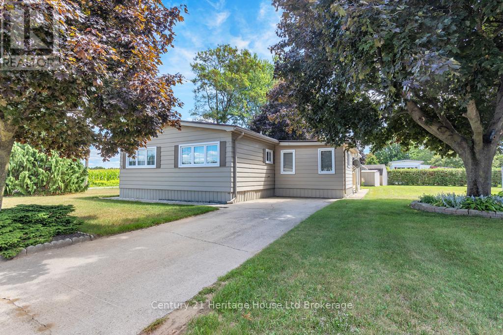 1 Fourth Street, Norfolk, Ontario  N4B 2W6 - Photo 2 - X12357011