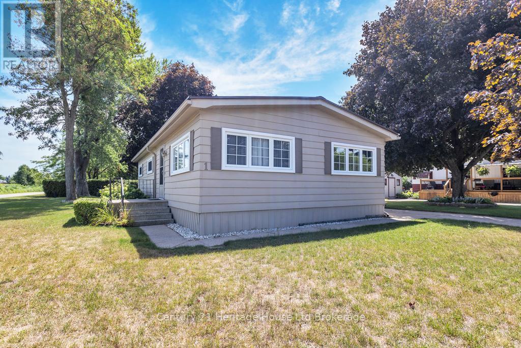 1 Fourth Street, Norfolk, Ontario  N4B 2W6 - Photo 3 - X12357011