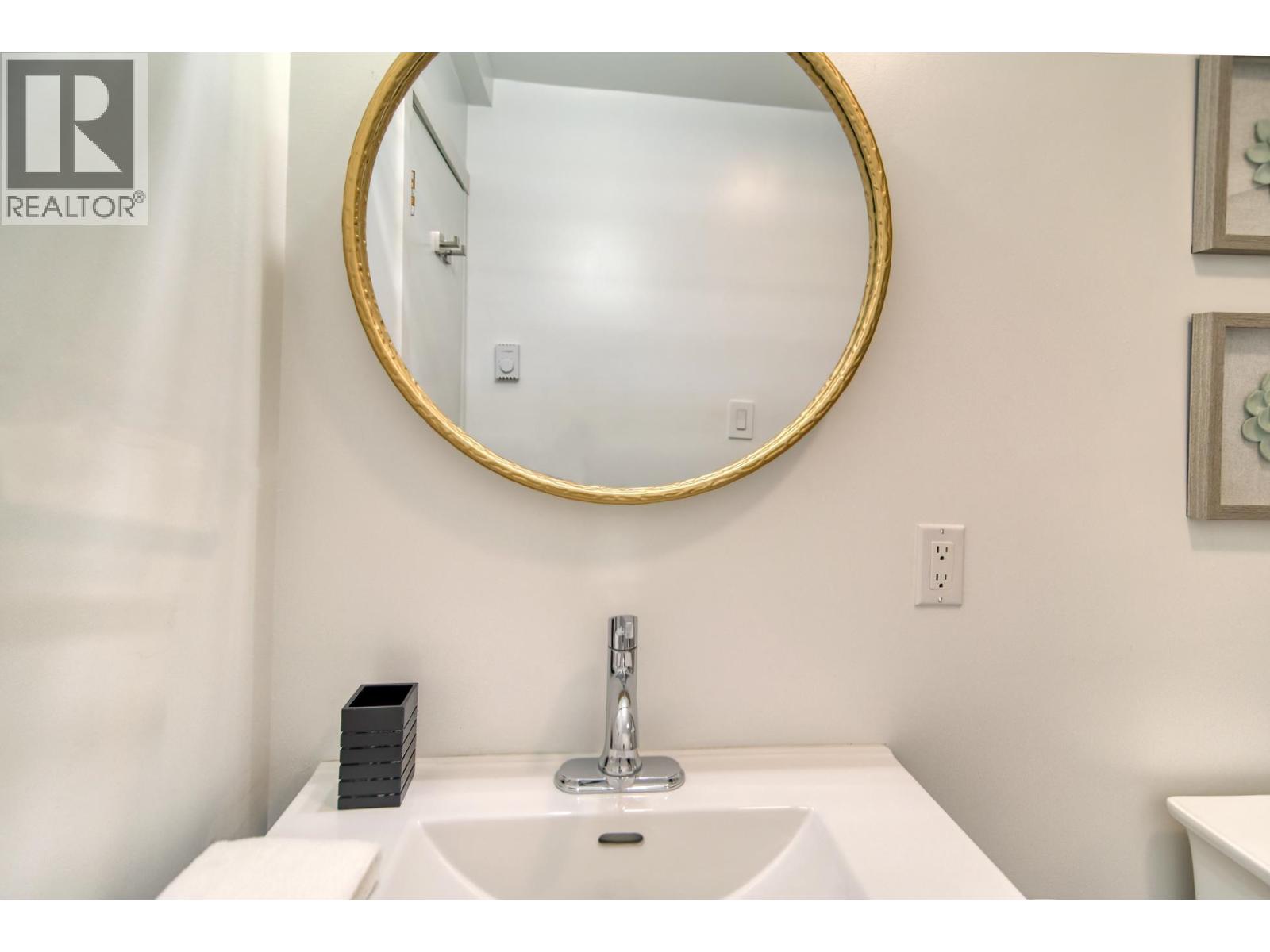 5625 O'brian Road, Halfmoon Bay, British Columbia  V7Z 1E9 - Photo 14 - R3039198