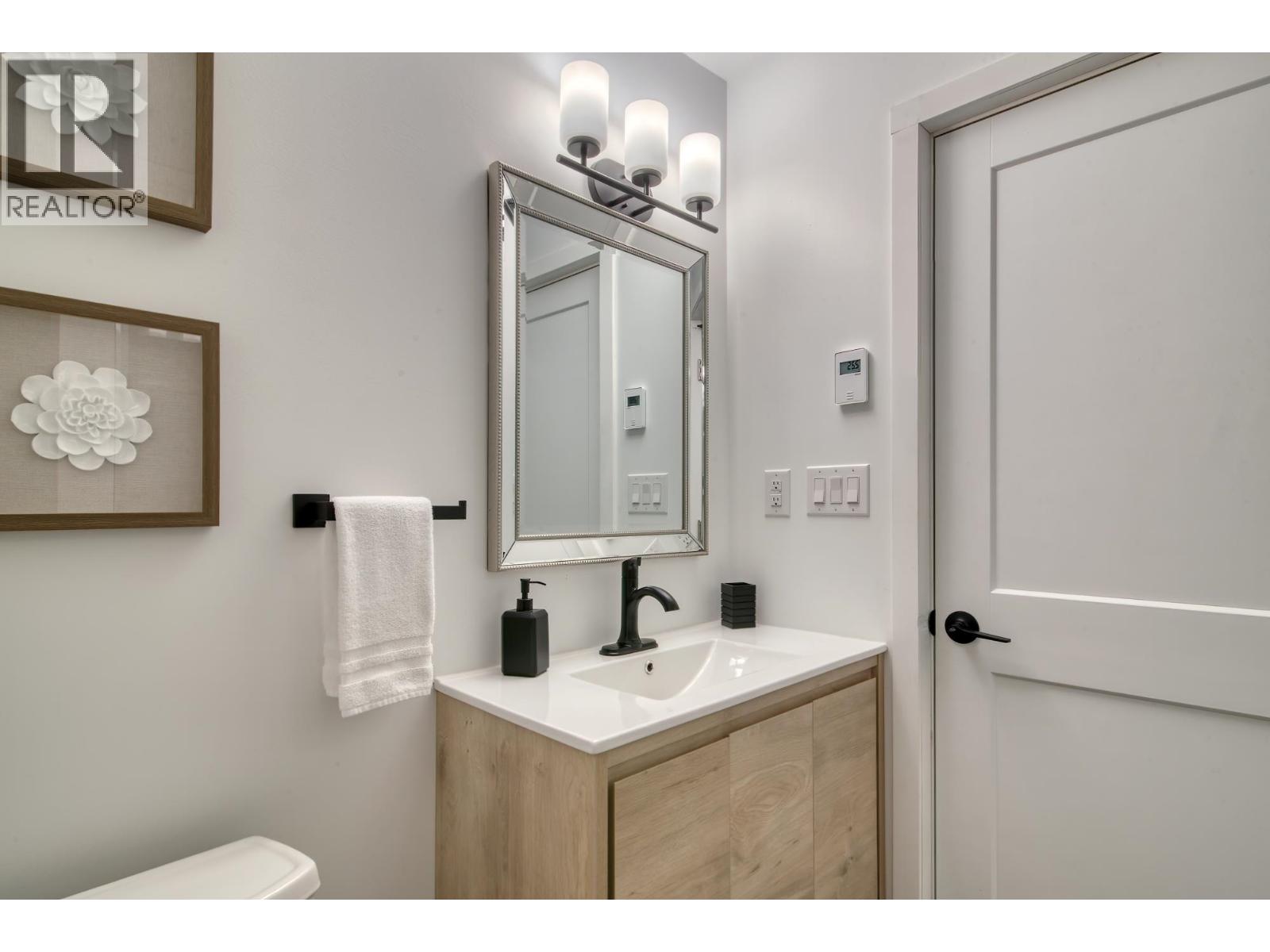 5625 O'brian Road, Halfmoon Bay, British Columbia  V7Z 1E9 - Photo 20 - R3039198