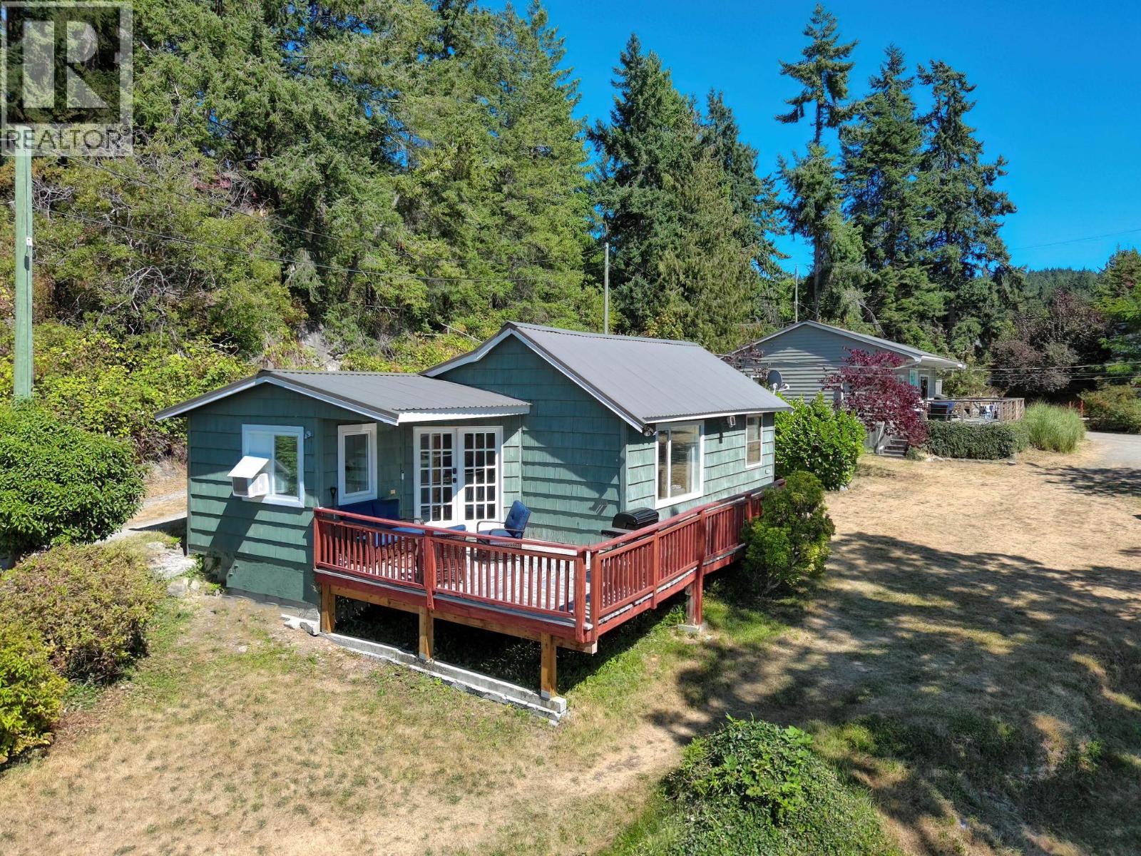 5625 O'BRIAN ROAD, Halfmoon Bay, British Columbia