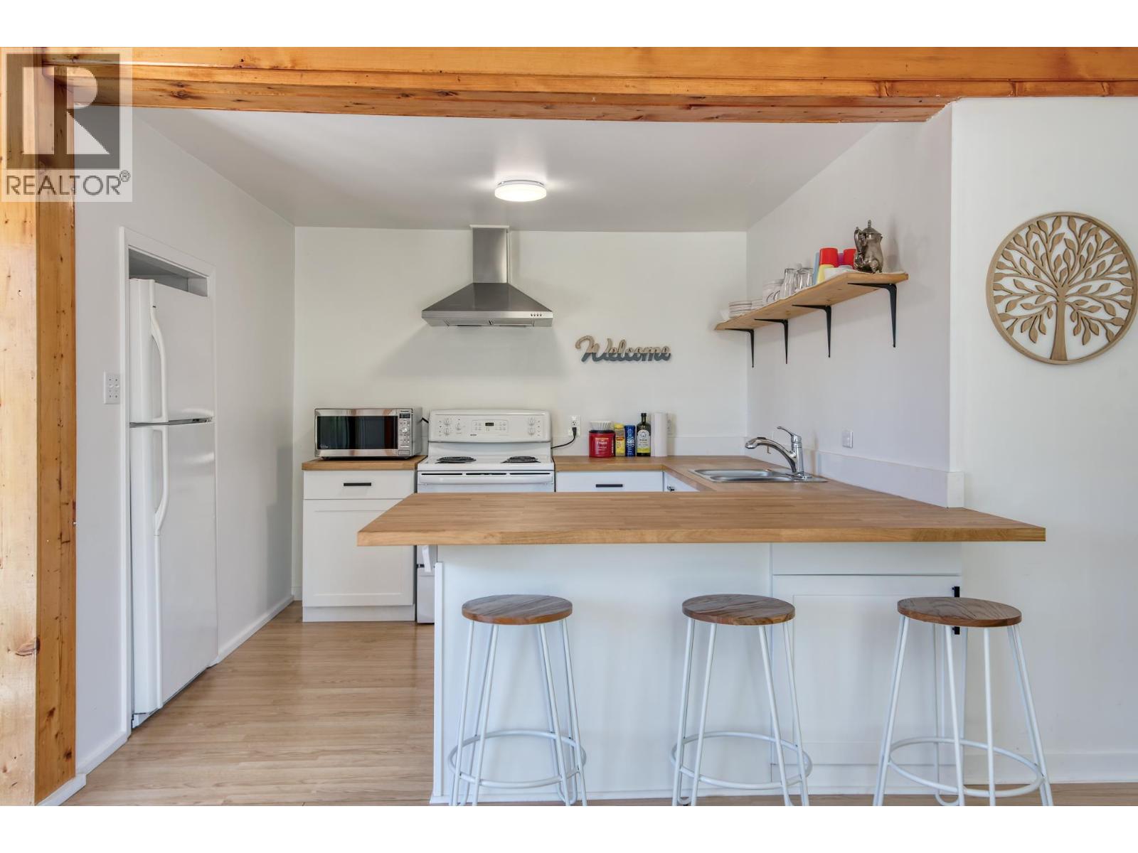 5625 O'brian Road, Halfmoon Bay, British Columbia  V7Z 1E9 - Photo 11 - R3039198