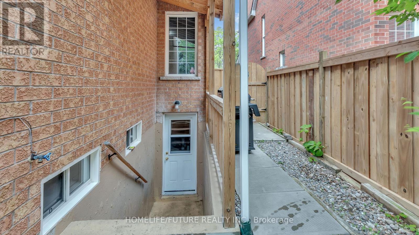 25 Gateway Court, Whitby, Ontario  L1R 3M9 - Photo 10 - E12357014