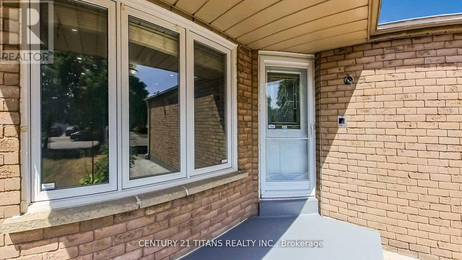 Property at 1597 AMBERLEA ROAD image 4