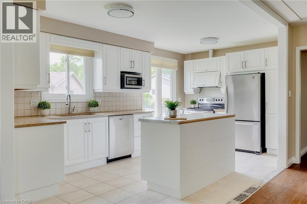 15 Laguna Crescent, St. Catharines, Ontario  L2M 6Z9 - Photo 4 - 40761924