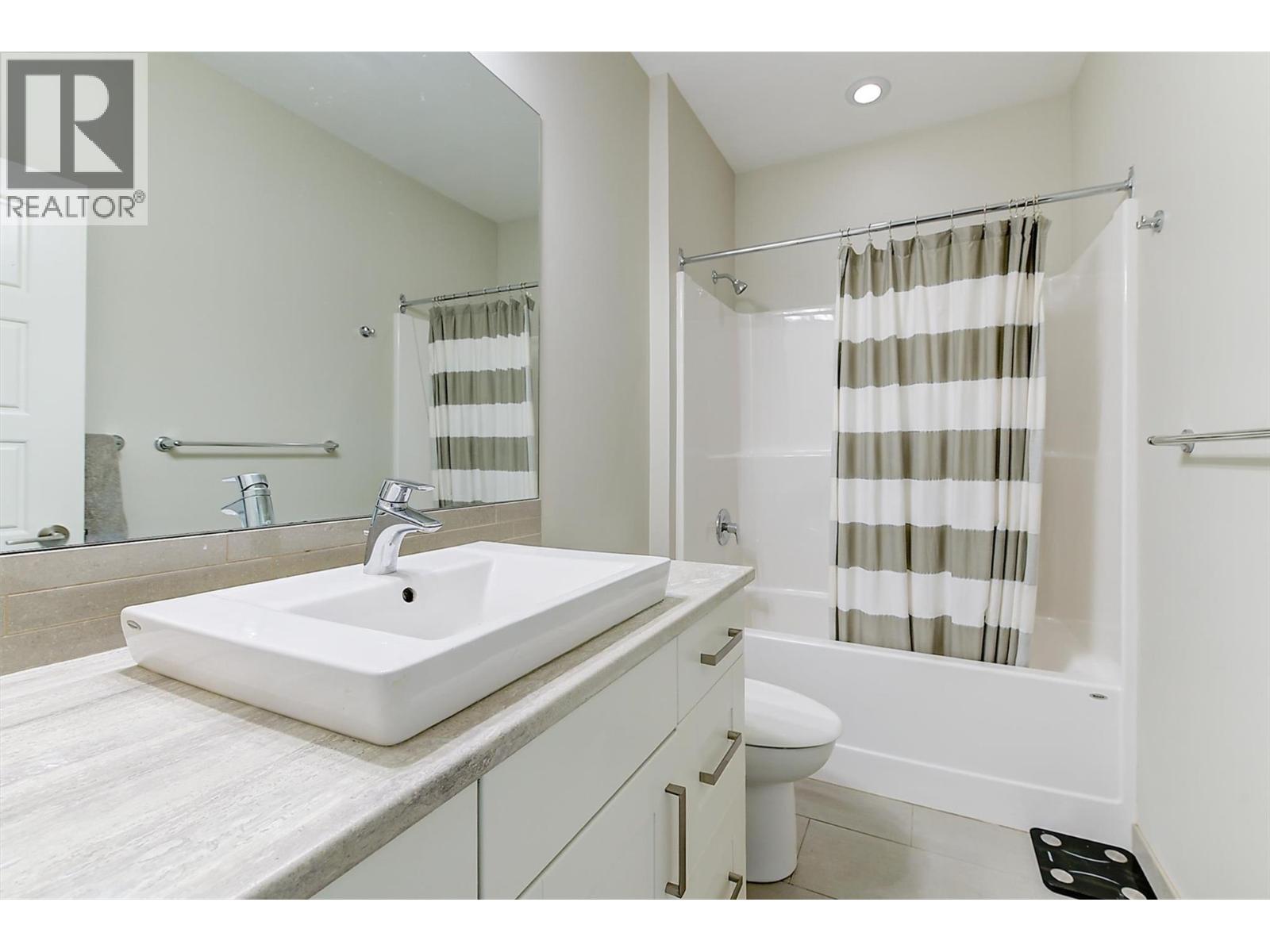 620 - 622 Birch Avenue Kelowna Photo 42