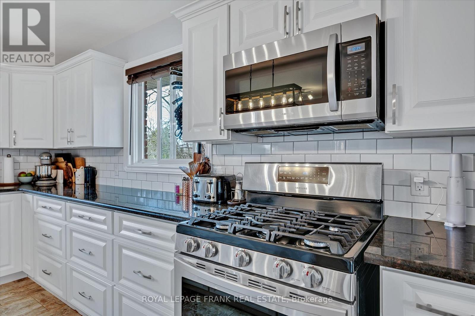 878 Payne Line Road, Douro-Dummer, Ontario  K0L 3A0 - Photo 12 - X12357132