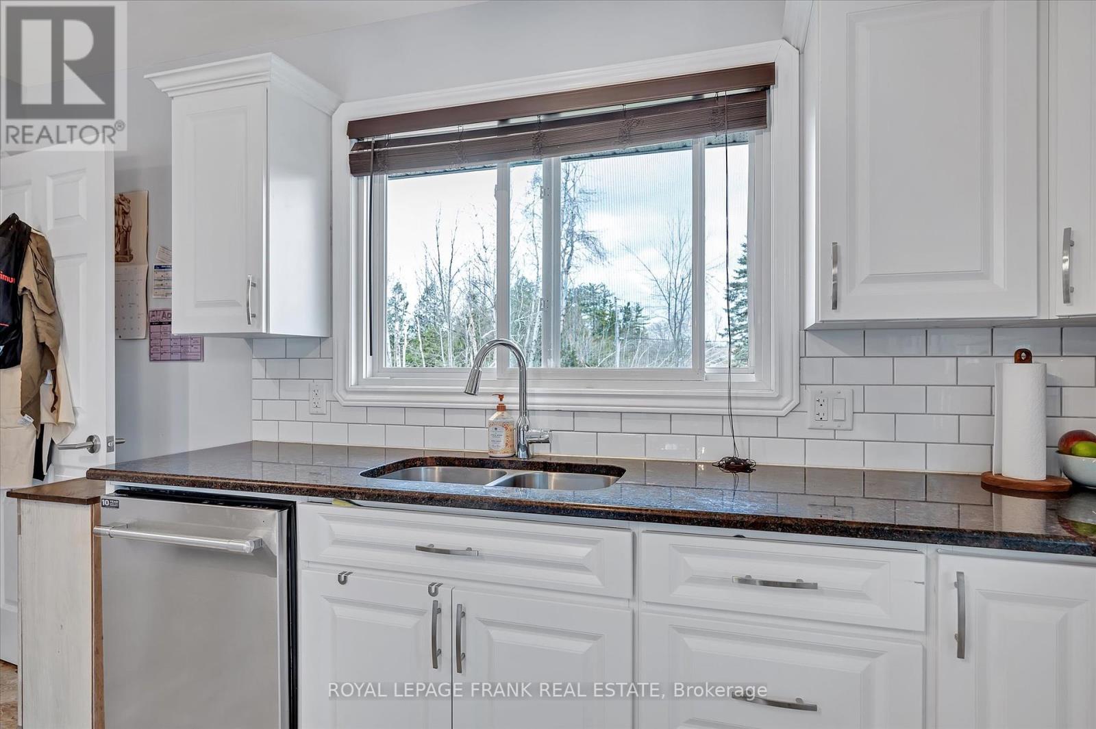 878 Payne Line Road, Douro-Dummer, Ontario  K0L 3A0 - Photo 13 - X12357132