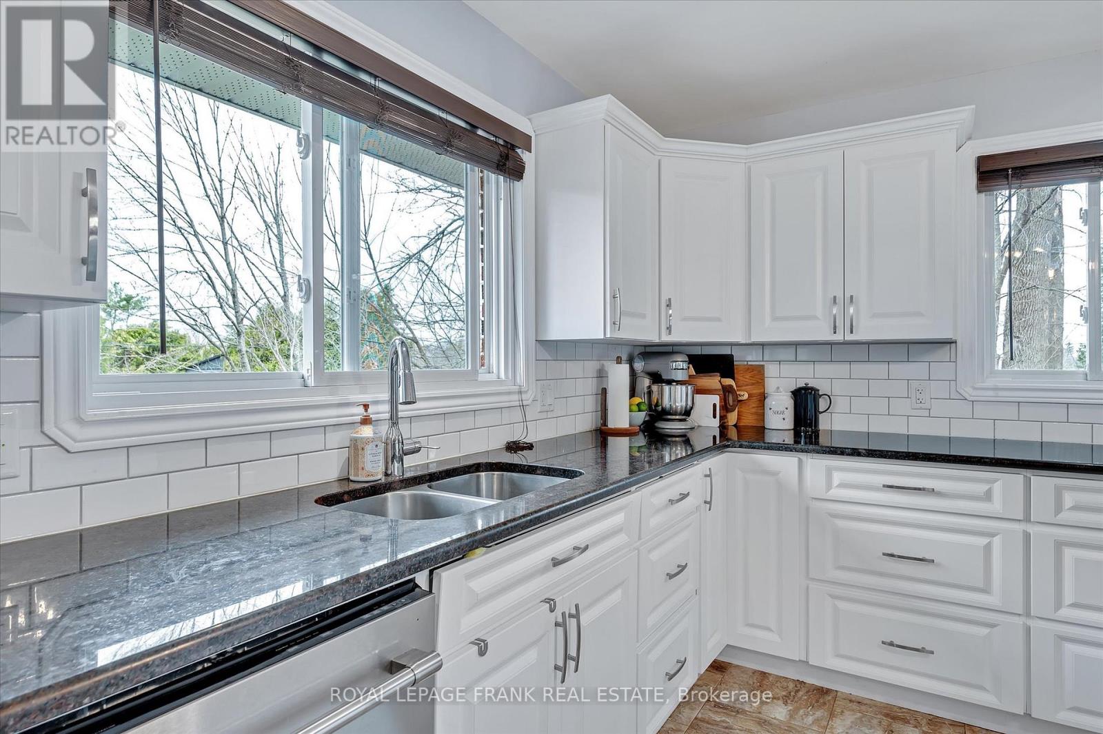 878 Payne Line Road, Douro-Dummer, Ontario  K0L 3A0 - Photo 14 - X12357132