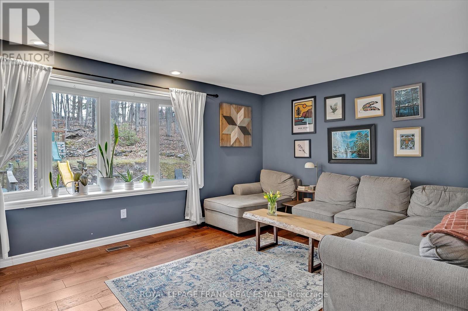 878 Payne Line Road, Douro-Dummer, Ontario  K0L 3A0 - Photo 5 - X12357132