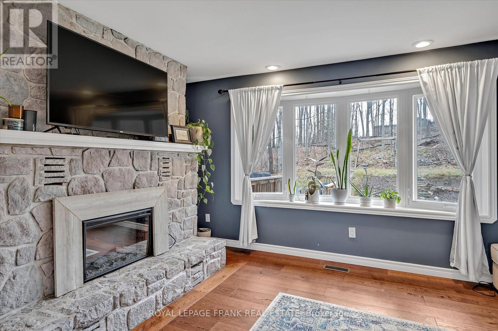 878 Payne Line Road, Douro-Dummer, Ontario  K0L 3A0 - Photo 6 - X12357132