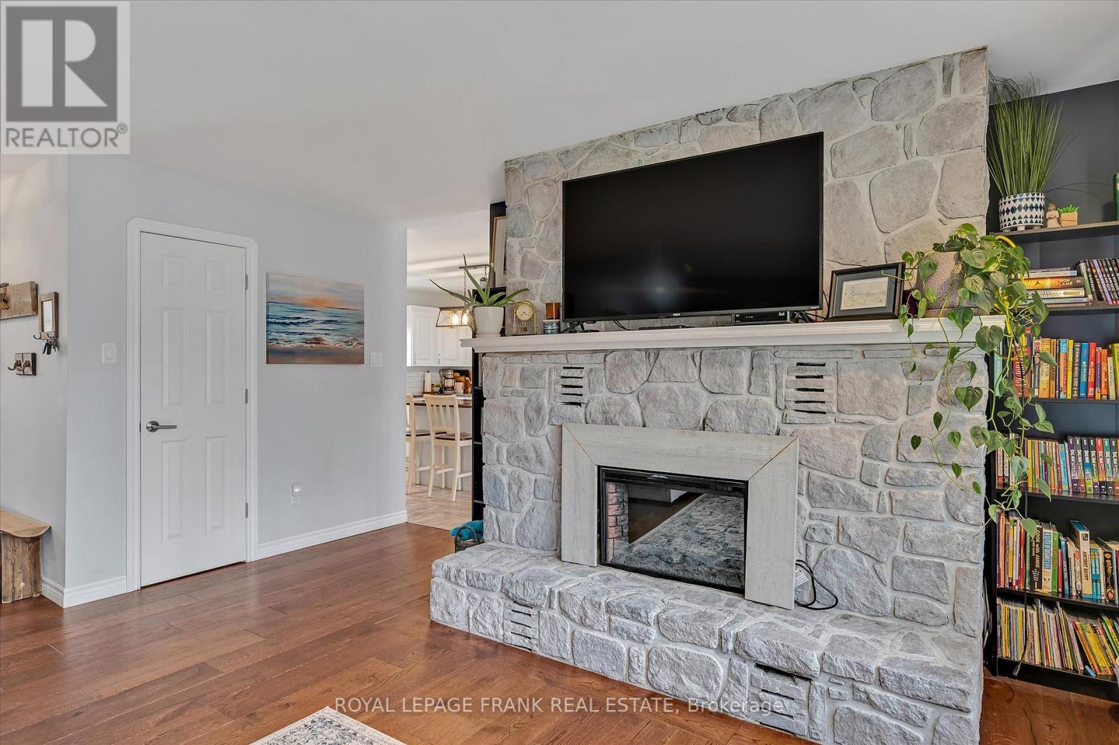 878 Payne Line Road, Douro-Dummer, Ontario  K0L 3A0 - Photo 7 - X12357132