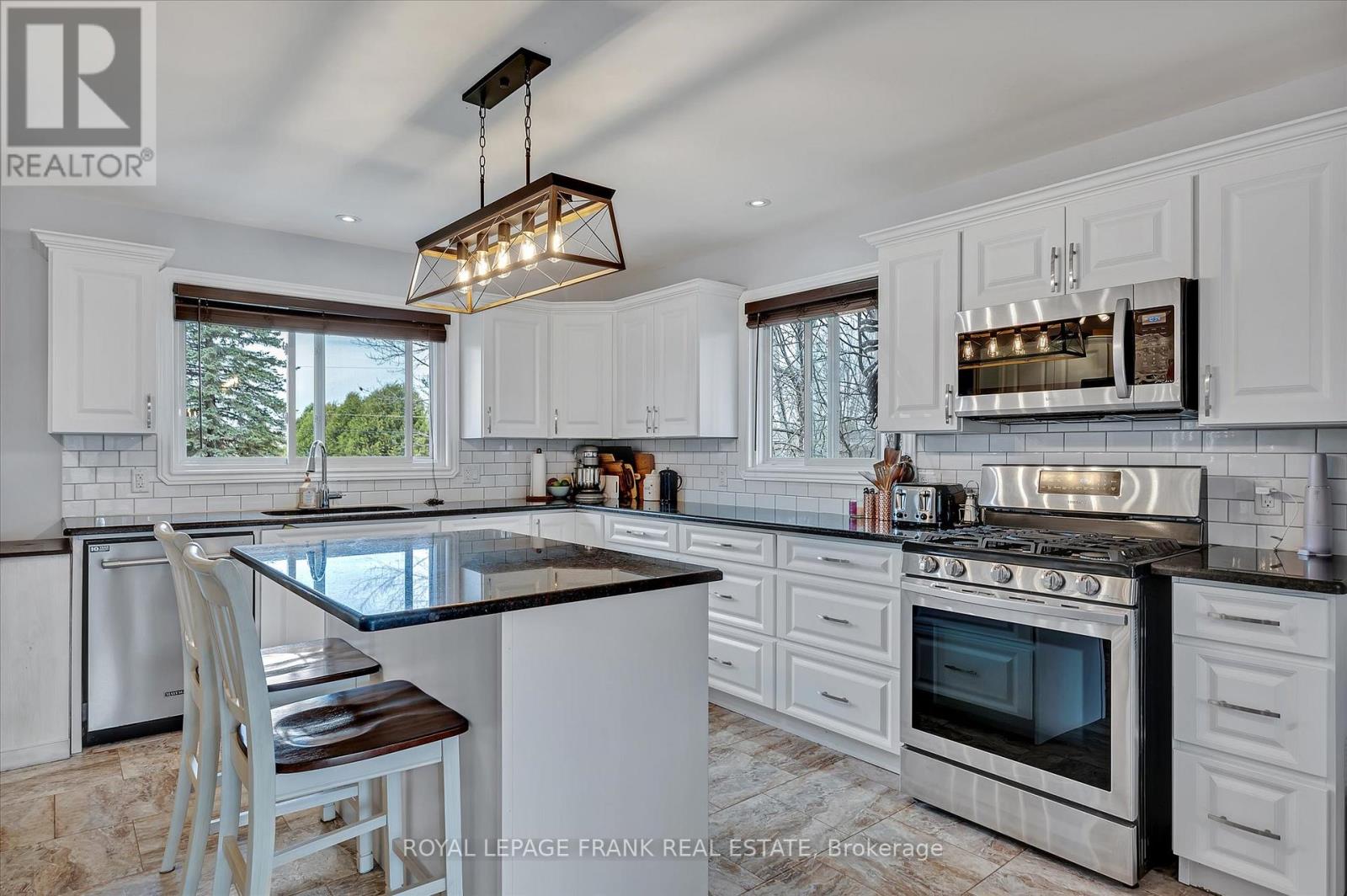 878 Payne Line Road, Douro-Dummer, Ontario  K0L 3A0 - Photo 8 - X12357132