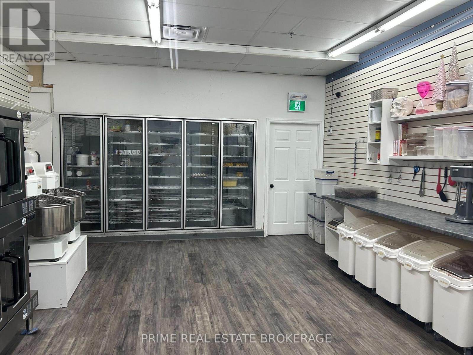 1a - 775 Southdale Road East Road E, London South, Ontario  N6E 2C6 - Photo 5 - X12357196