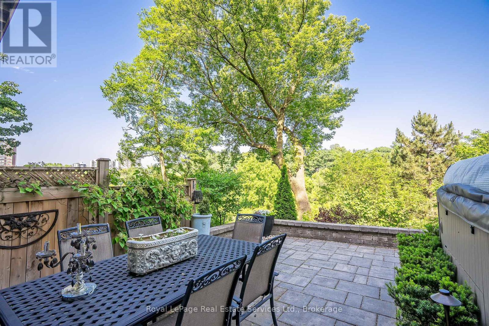 158 Dunn Street, Oakville, Ontario  L6J 3E5 - Photo 15 - W12357159