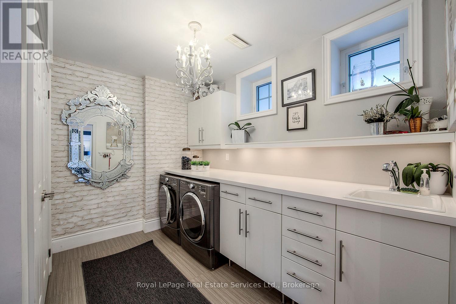 158 Dunn Street, Oakville, Ontario  L6J 3E5 - Photo 34 - W12357159