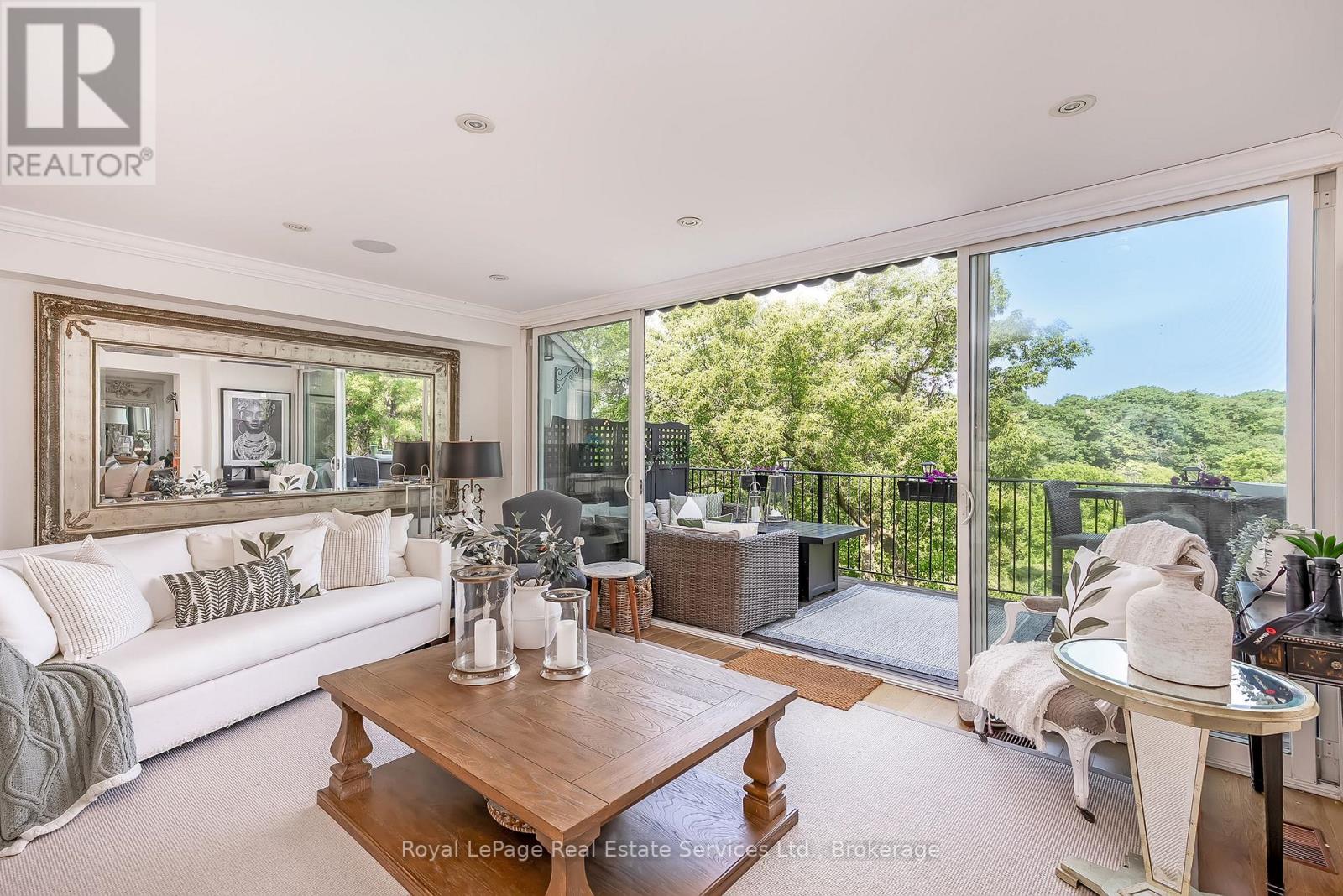 158 Dunn Street, Oakville, Ontario  L6J 3E5 - Photo 6 - W12357159