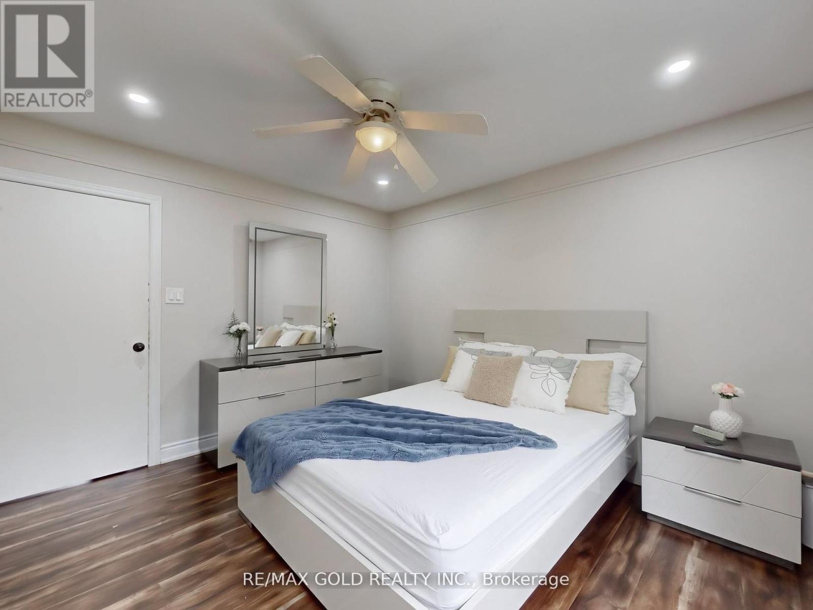 61 Centre Street N, Brampton, Ontario  L6V 1T1 - Photo 25 - W12357032