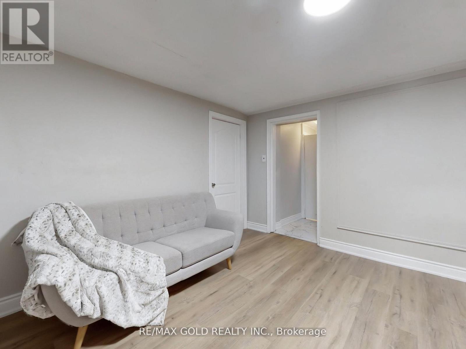 61 Centre Street N, Brampton, Ontario  L6V 1T1 - Photo 32 - W12357032