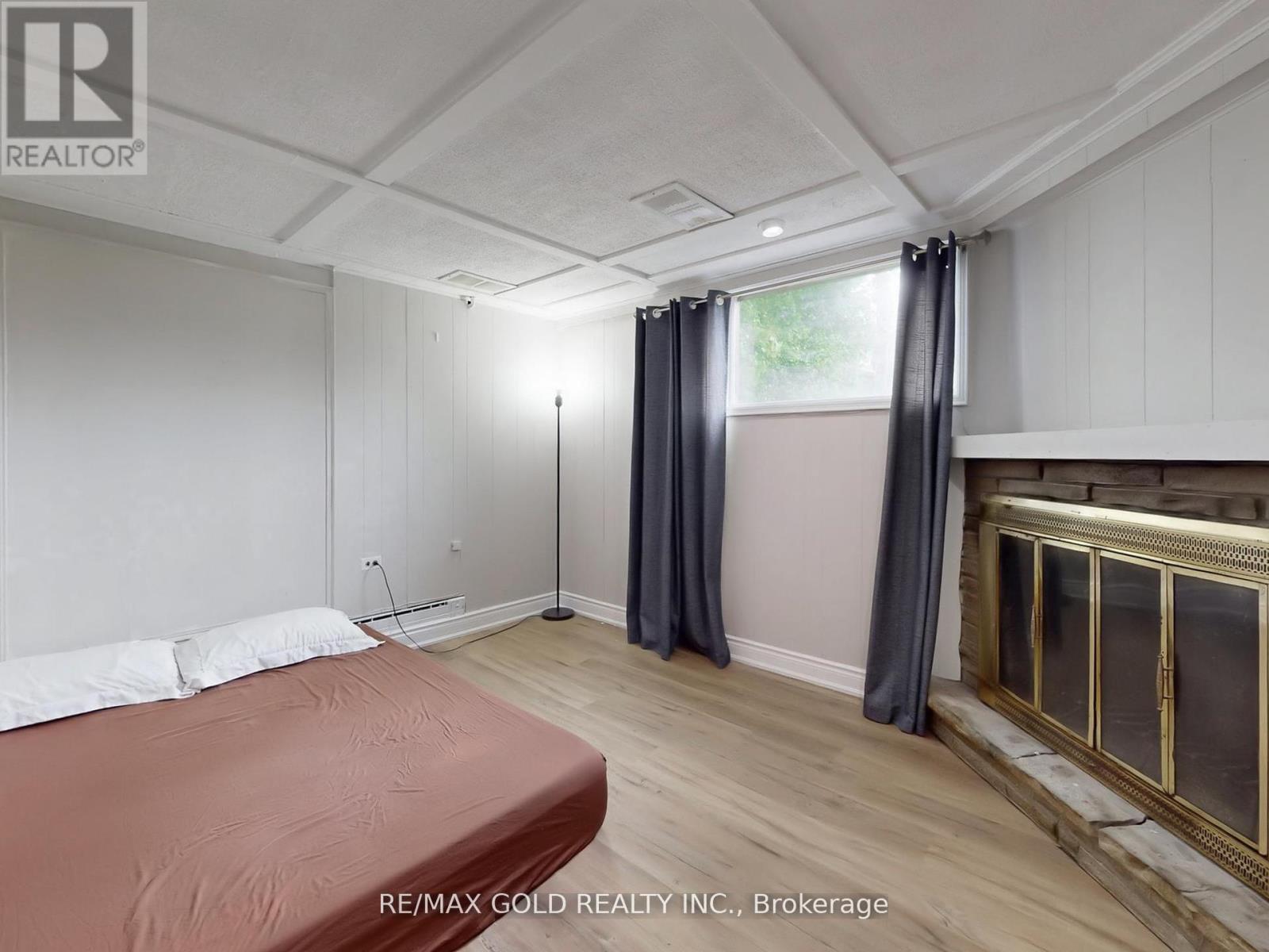 61 Centre Street N, Brampton, Ontario  L6V 1T1 - Photo 38 - W12357032