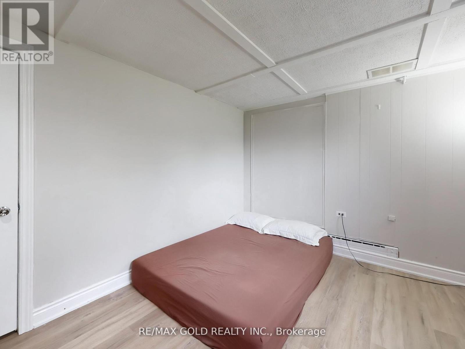 61 Centre Street N, Brampton, Ontario  L6V 1T1 - Photo 39 - W12357032