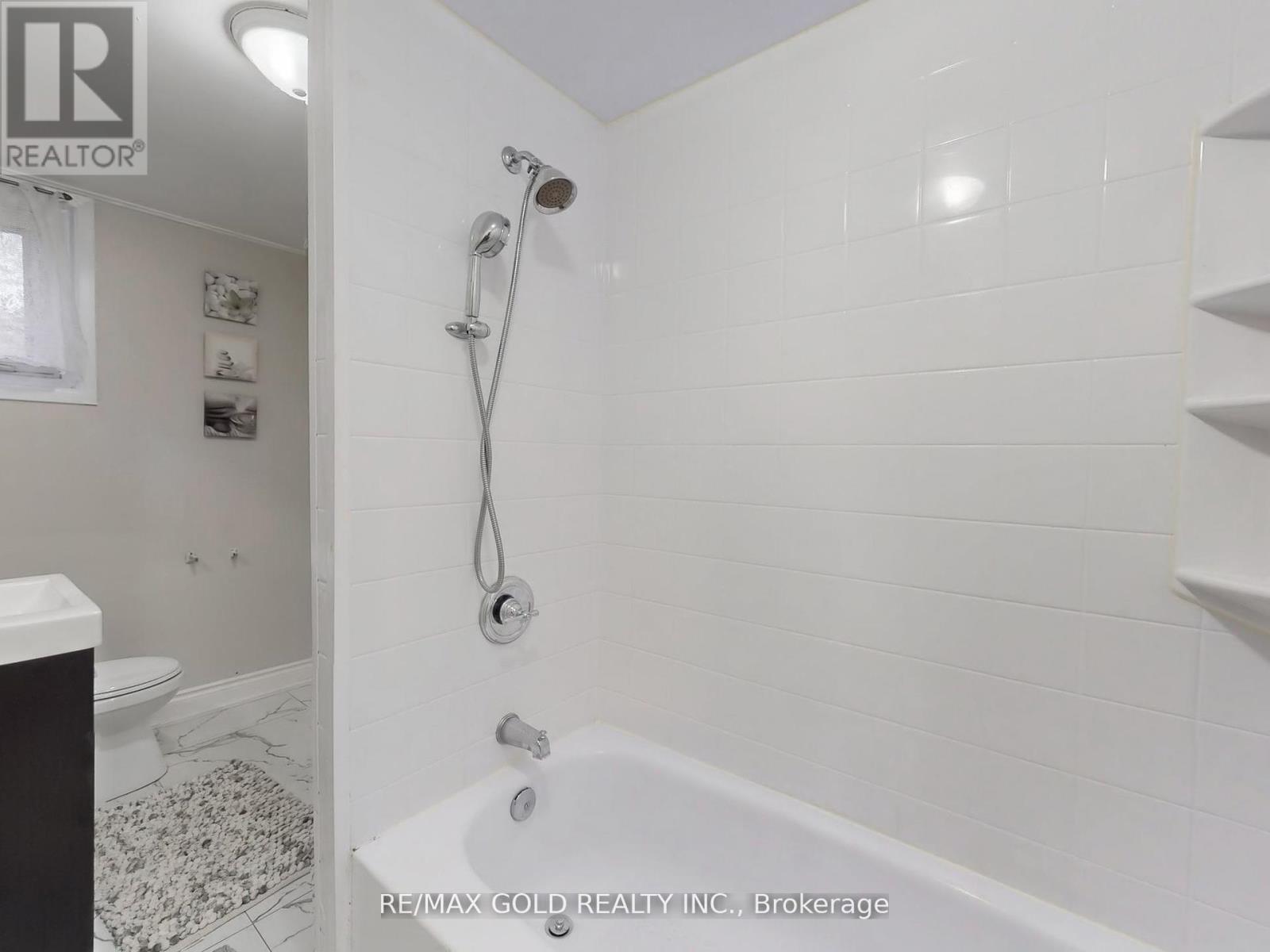 61 Centre Street N, Brampton, Ontario  L6V 1T1 - Photo 42 - W12357032