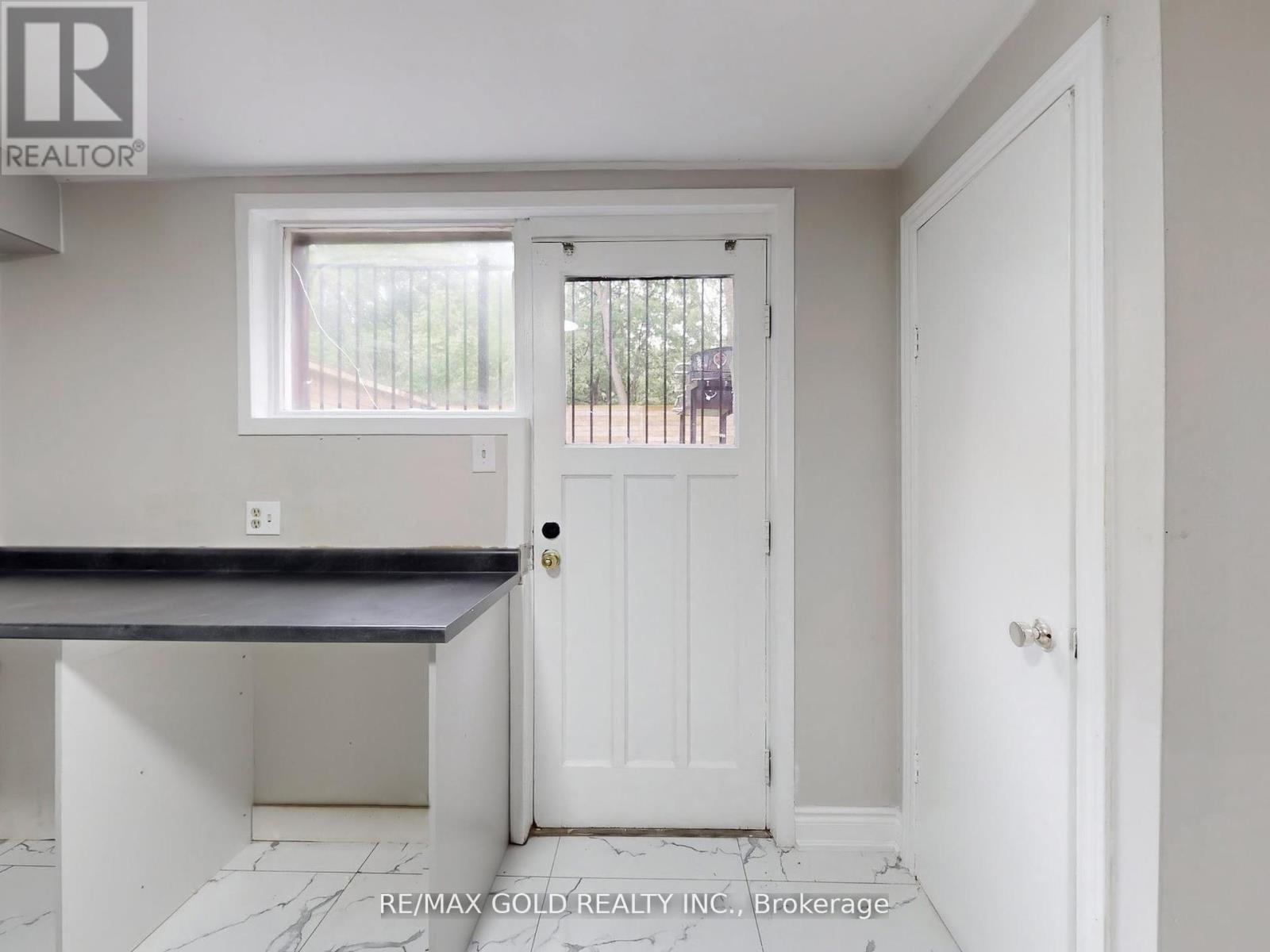 61 Centre Street N, Brampton, Ontario  L6V 1T1 - Photo 43 - W12357032