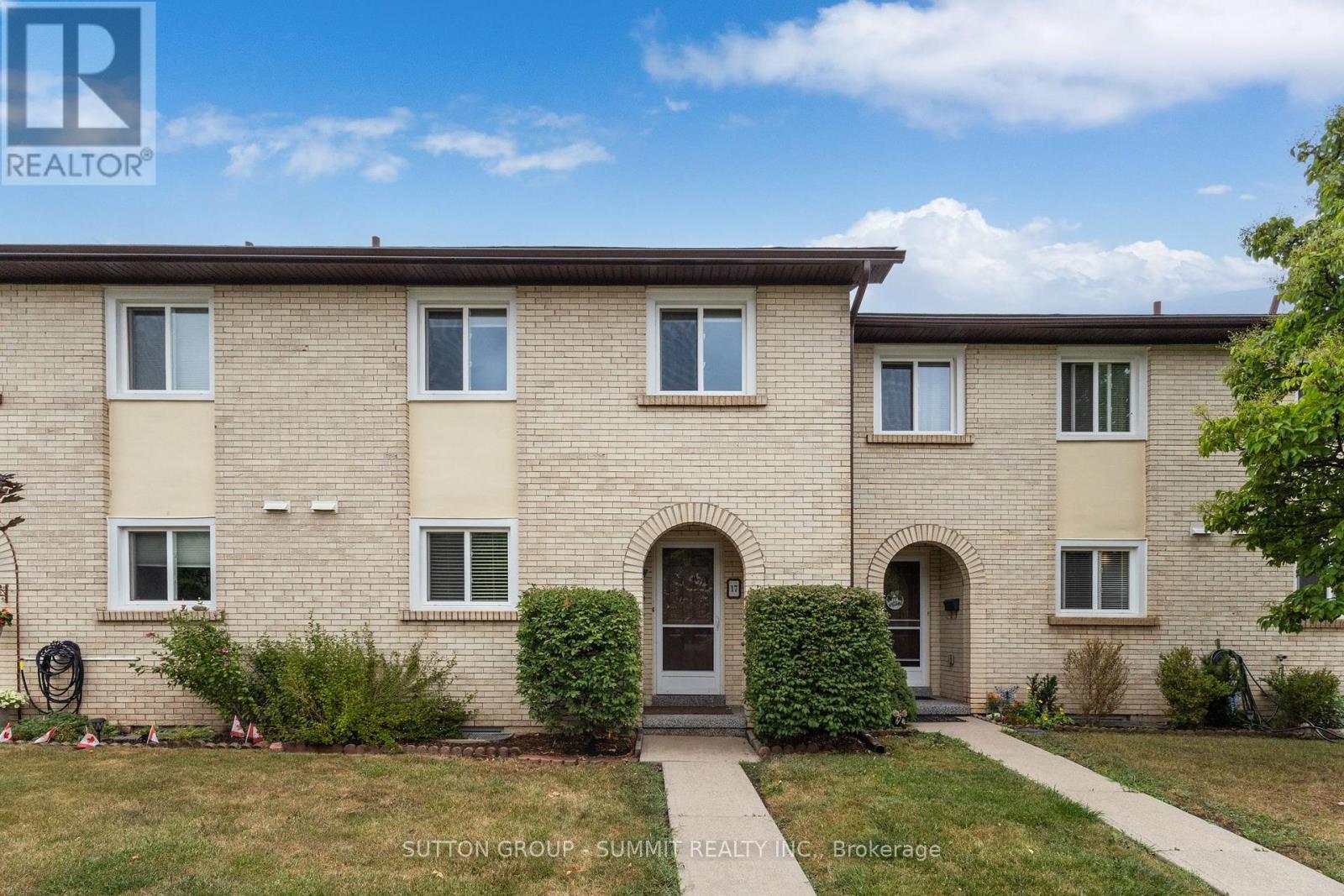 Property at 17 - 1450 SIXTH LINE image 1