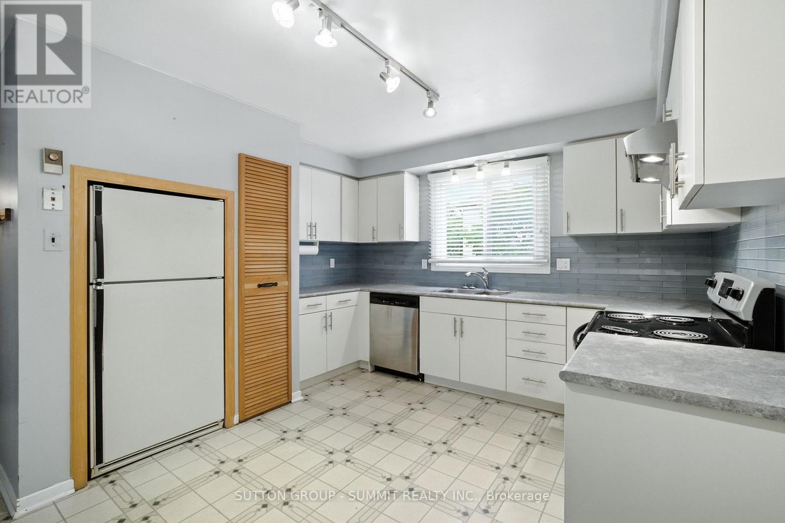 17 - 1450 Sixth Line, Oakville, Ontario  L6H 1X7 - Photo 6 - W12357048