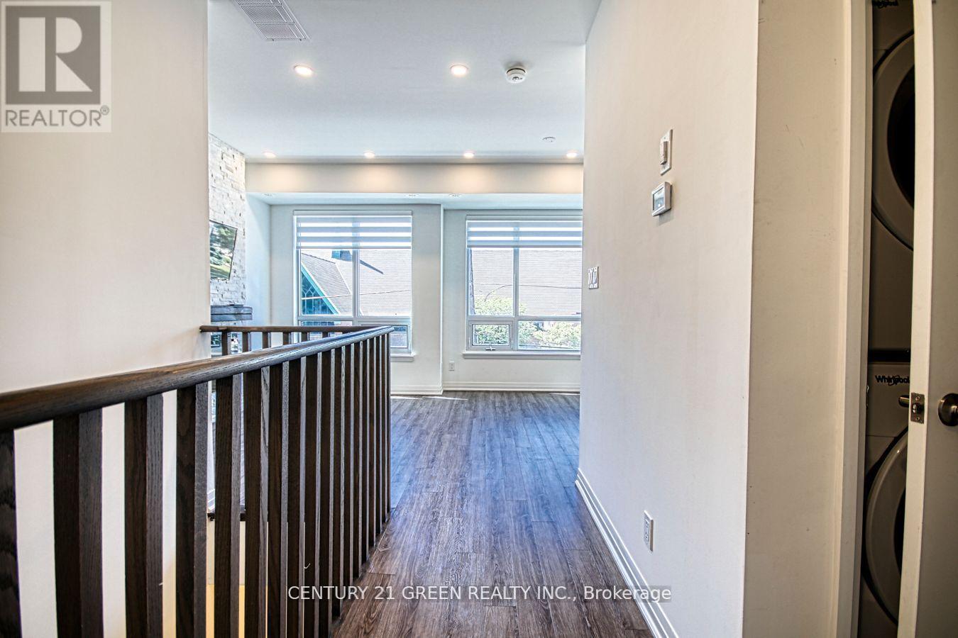19 - 680 Atwater Avenue, Mississauga, Ontario  L5G 0B6 - Photo 4 - W12357053