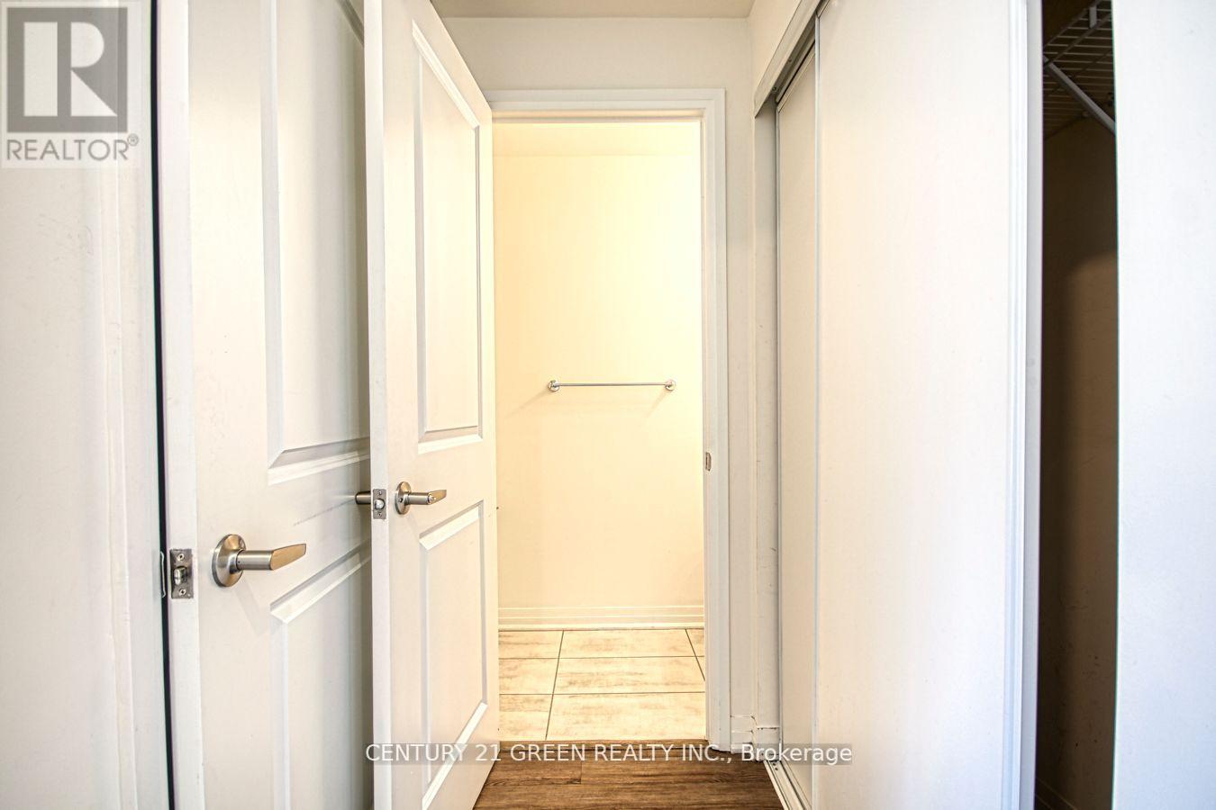 19 - 680 Atwater Avenue, Mississauga, Ontario  L5G 0B6 - Photo 6 - W12357053
