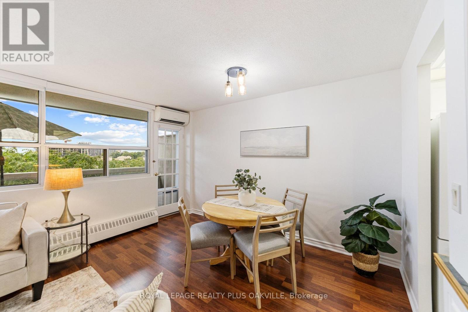 508 - 2263 Marine Drive, Oakville, Ontario  L6L 5K1 - Photo 8 - W12357081