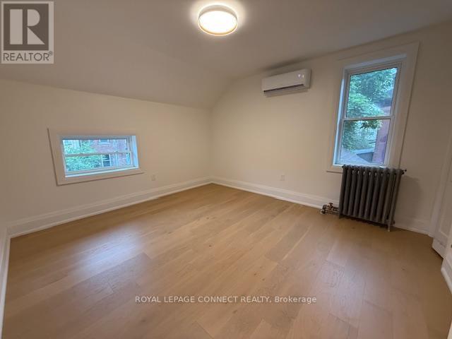 24 Ashley Street, Hamilton, Ontario  L8L 5S3 - Photo 9 - X12357010