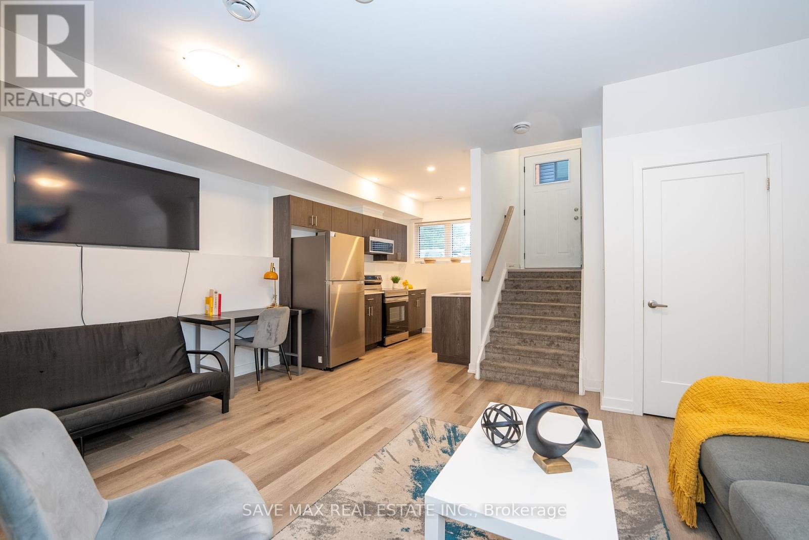 211 - 781 Clare Avenue E, Welland, Ontario  L3C 0K1 - Photo 3 - X12357079