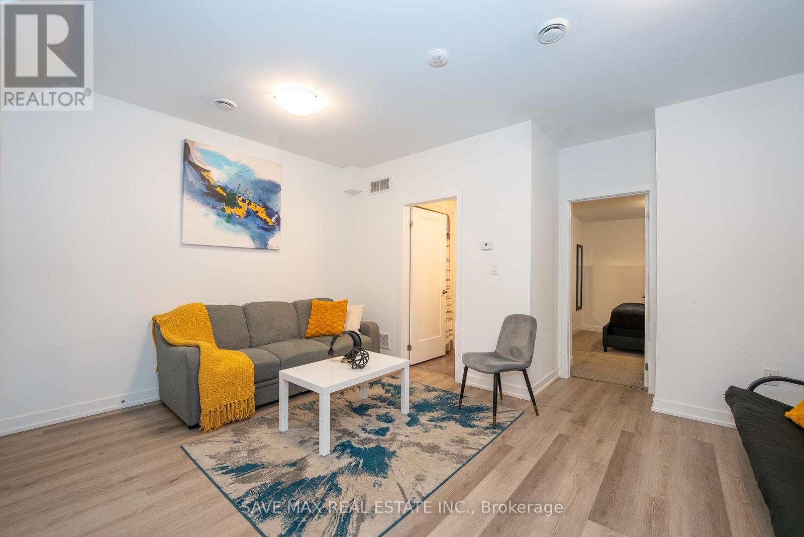 211 - 781 Clare Avenue E, Welland, Ontario  L3C 0K1 - Photo 4 - X12357079