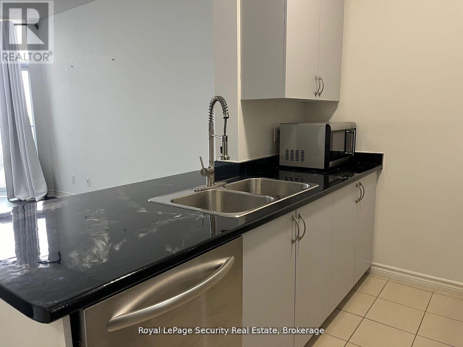 Ph4 - 35 Saranac Boulevard, Toronto, Ontario  M6A 2G4 - Photo 3 - C12357138