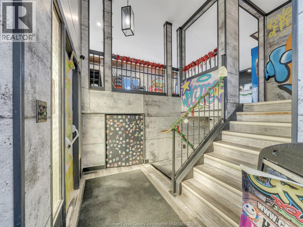 Property at 581 BROADWAY image 5