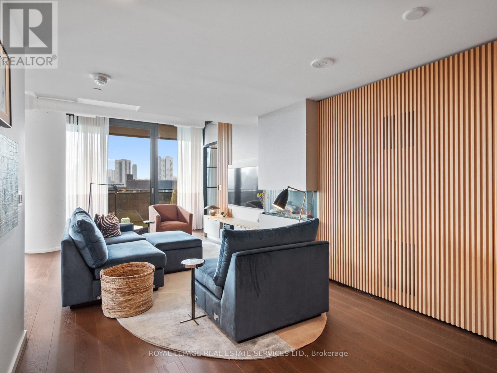 904 - 21 Lawren Harris Square, Toronto (Waterfront Communities), Ontario  M5A 0T4 - Photo 6 - C12357202