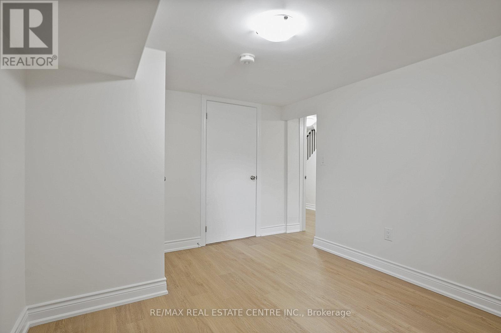 Lower - 482 Rhodes Avenue, Toronto, Ontario  M4L 3A5 - Photo 15 - E12357181