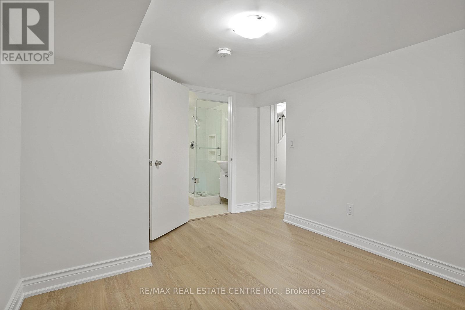 Lower - 482 Rhodes Avenue, Toronto, Ontario  M4L 3A5 - Photo 16 - E12357181