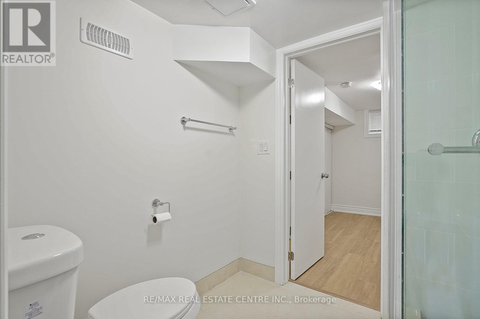 Lower - 482 Rhodes Avenue, Toronto, Ontario  M4L 3A5 - Photo 18 - E12357181