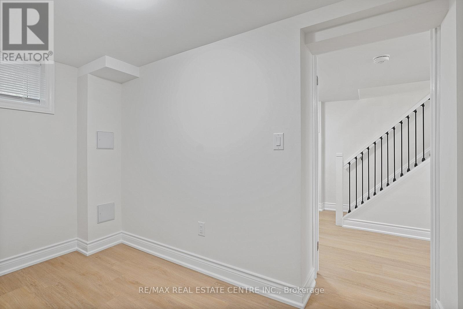 Lower - 482 Rhodes Avenue, Toronto, Ontario  M4L 3A5 - Photo 22 - E12357181