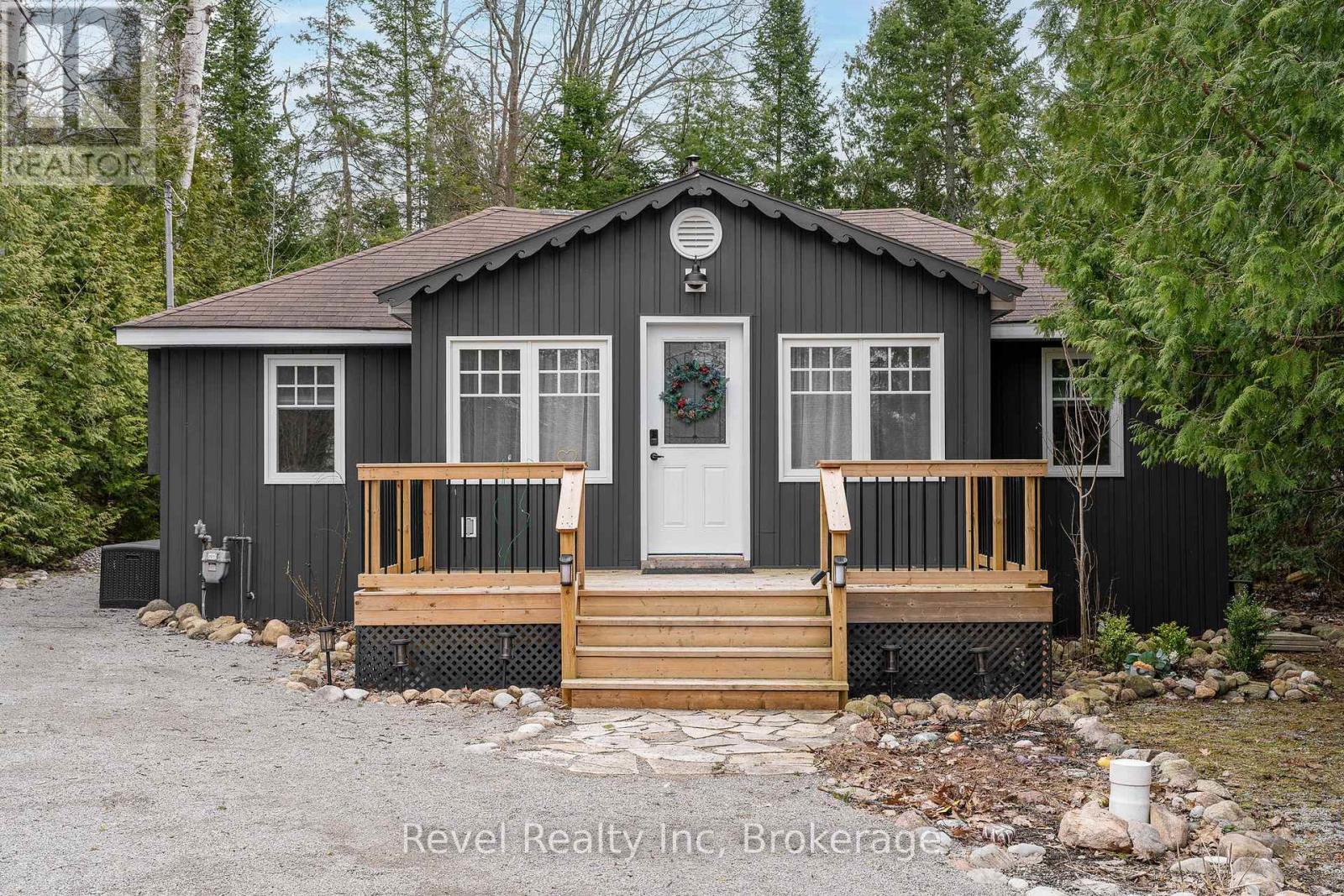 1071 Lawson Road, Tiny, Ontario  L0L 1P0 - Photo 2 - S12357261