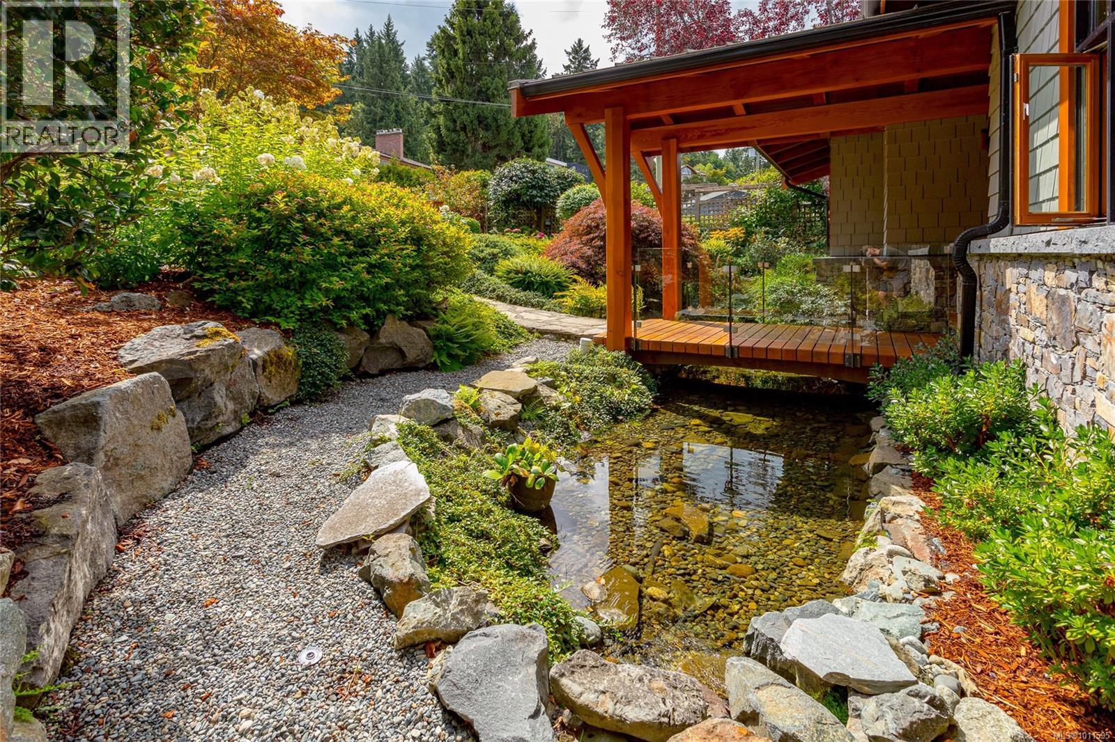 580 Meldram Dr, North Saanich, British Columbia  V8L 5V8 - Photo 43 - 1011595