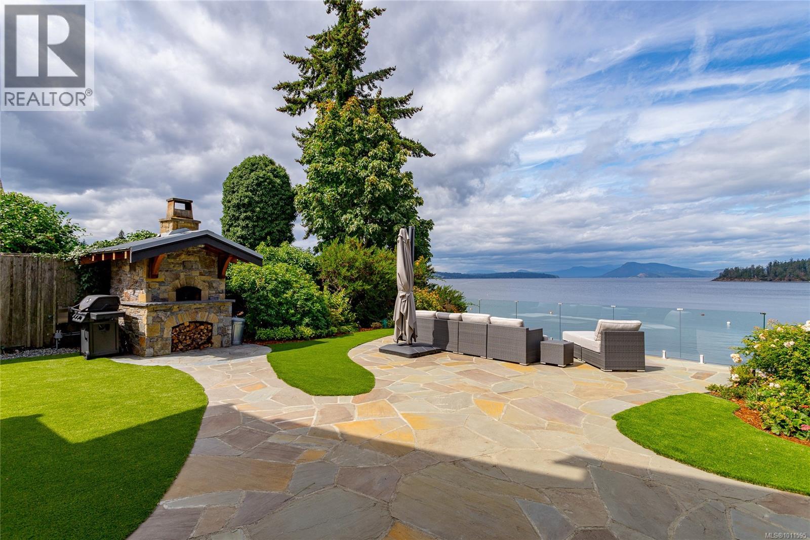 580 Meldram Dr, North Saanich, British Columbia  V8L 5V8 - Photo 47 - 1011595