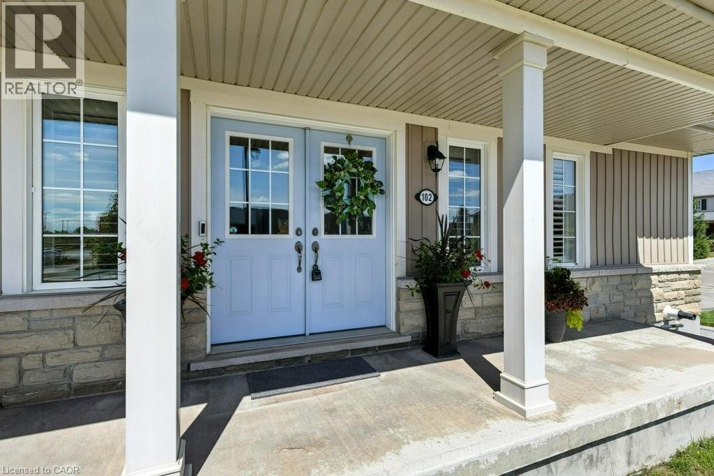 Property at 102 TROWBRIDGE Street image 3