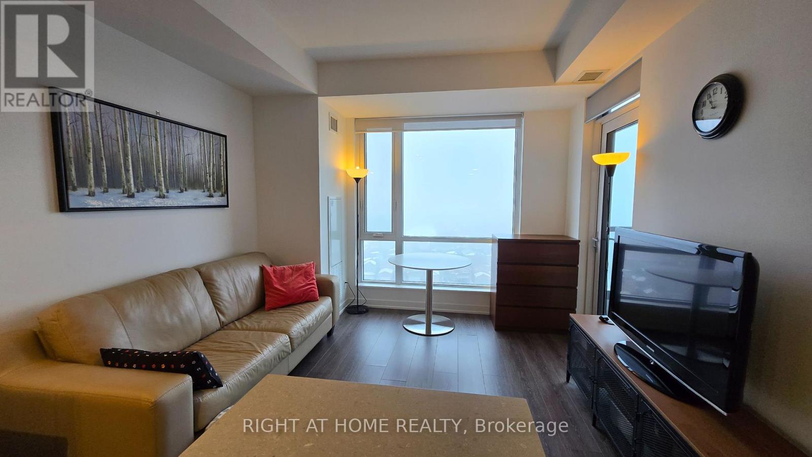 1008 - 7950 Bathurst Street, Vaughan, Ontario  L4J 0L4 - Photo 4 - N12357149