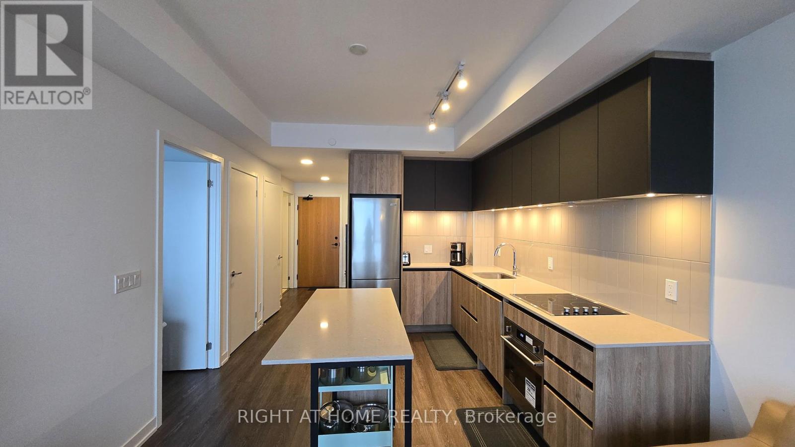 1008 - 7950 Bathurst Street, Vaughan, Ontario  L4J 0L4 - Photo 7 - N12357149